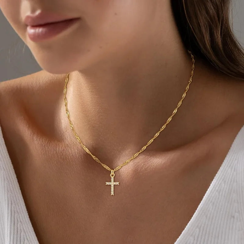 Collar Diamond Cross