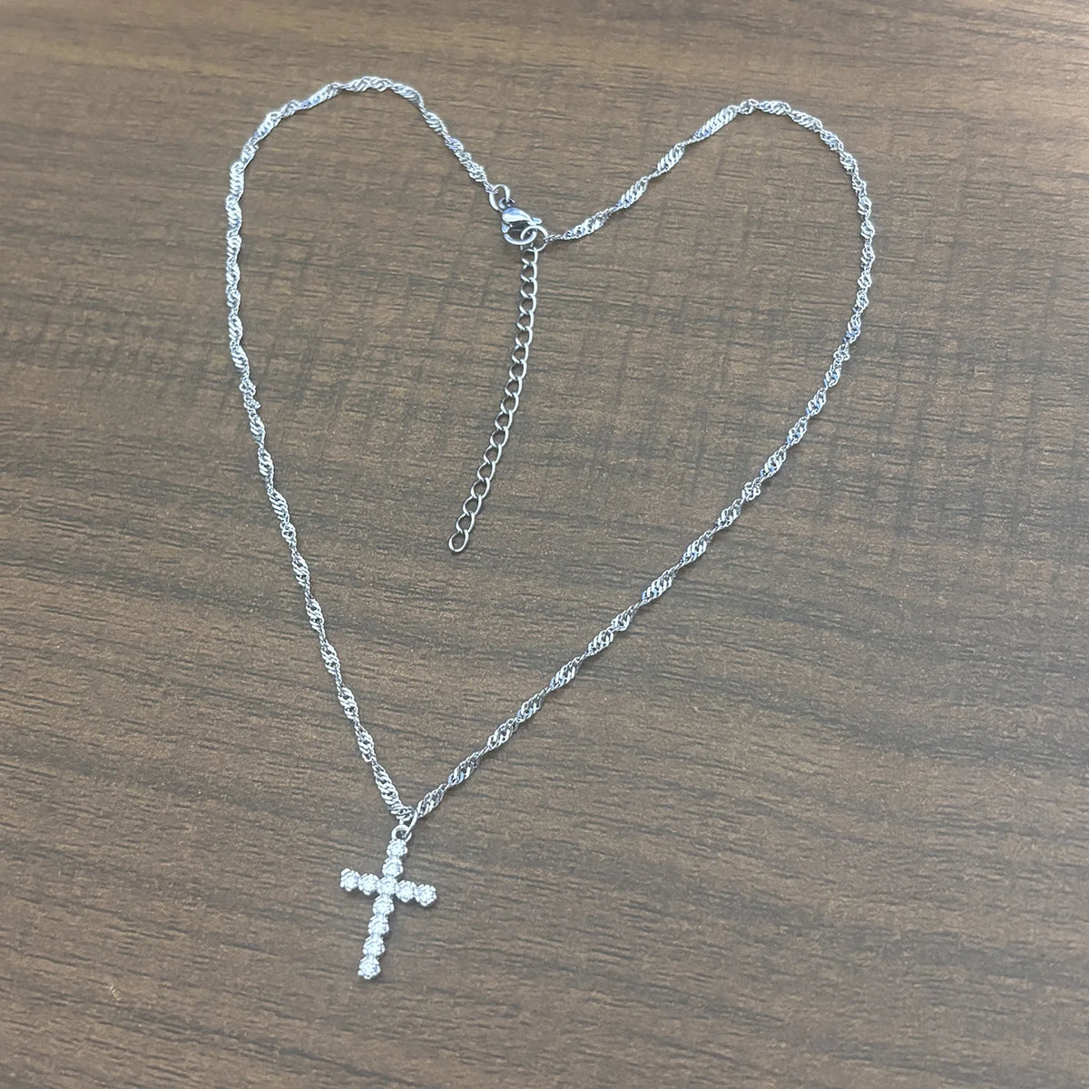 Collar Diamond Cross